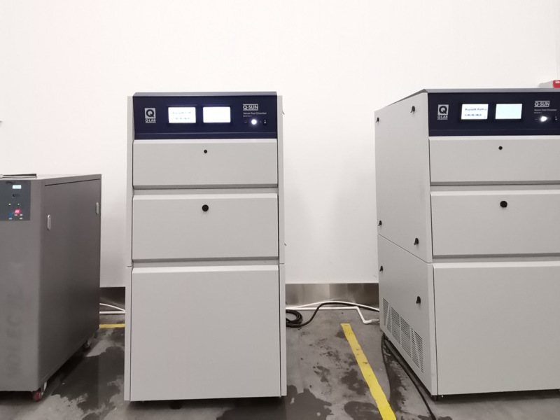 塑料塑膠氙燈老化試驗機(jī)客戶現(xiàn)場安裝圖1